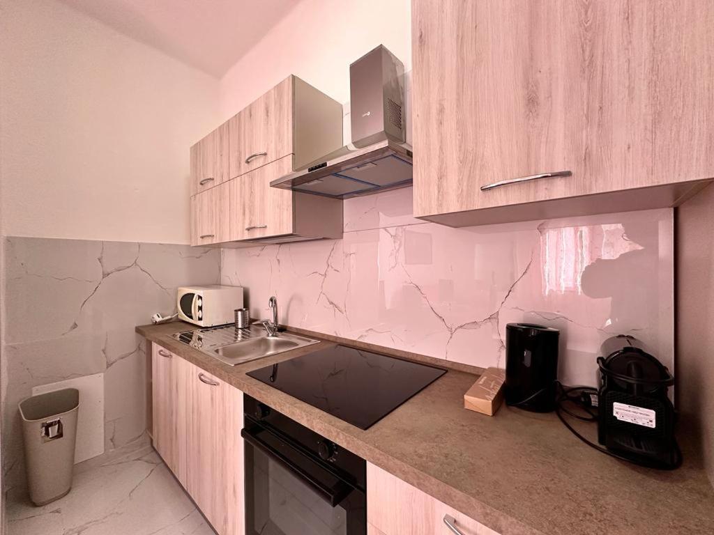 Wh - Dolce Vita - Bilocale - 5 Minuti Dal Centro - Parcheggio Gratuito - Wifi Sanremo Eksteriør bilde
