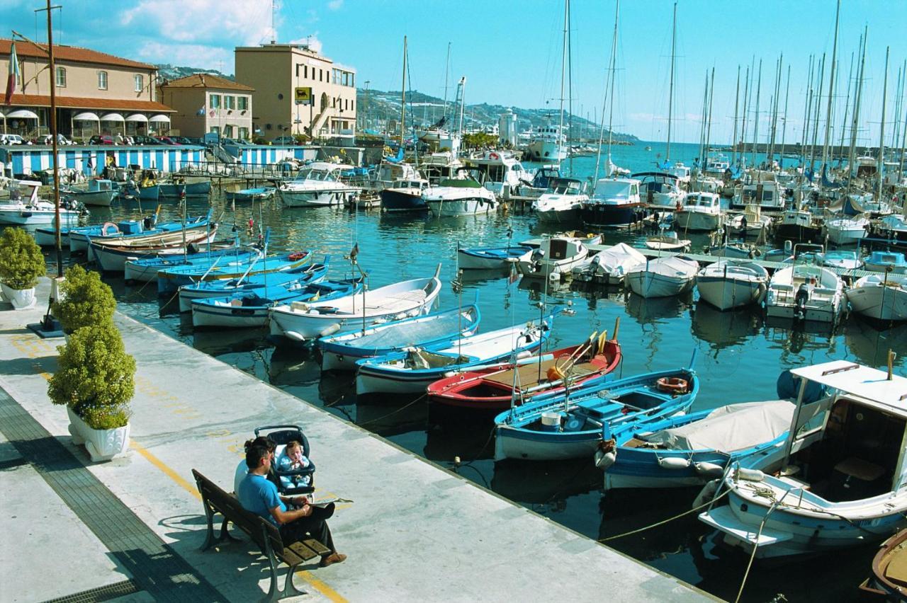 Wh - Dolce Vita - Bilocale - 5 Minuti Dal Centro - Parcheggio Gratuito - Wifi Sanremo Eksteriør bilde